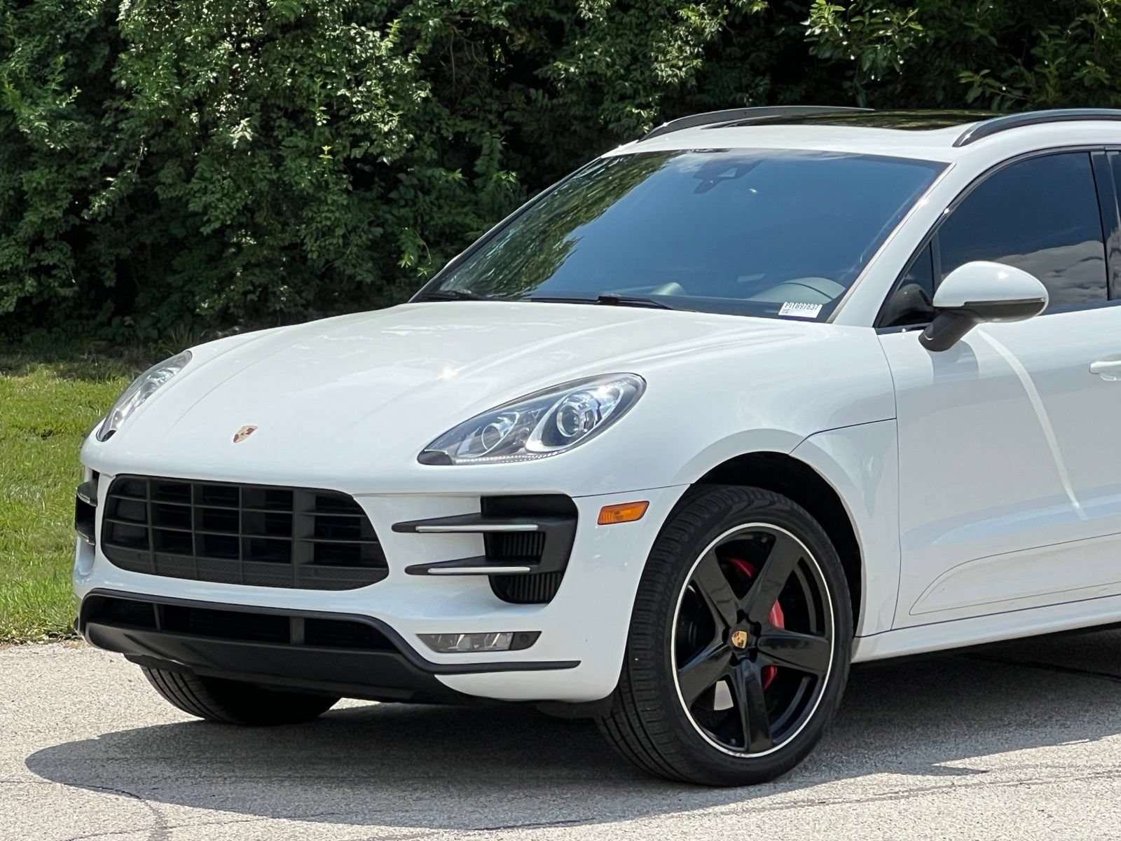 Certified 2015 Porsche Macan Turbo AWD/4WD image 12