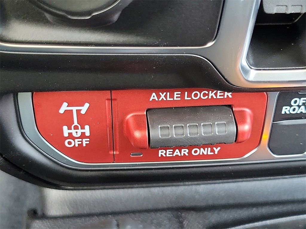 New 2025 Jeep Gladiator Mojave w/ Convenience Group AWD/4WD image 12