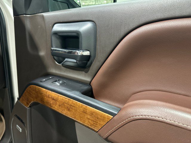 Used 2015 Chevrolet Silverado 1500 High Country w/ High Country Premium Package AWD/4WD image 37