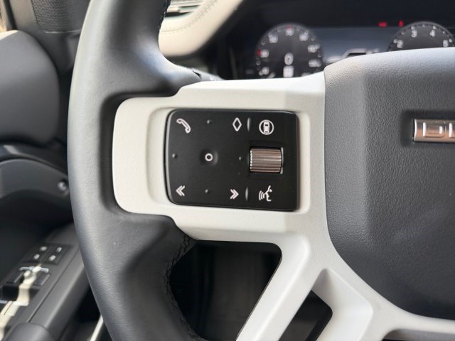 Certified 2026 Land Rover Defender 110 X-Dynamic SE AWD/4WD image 22