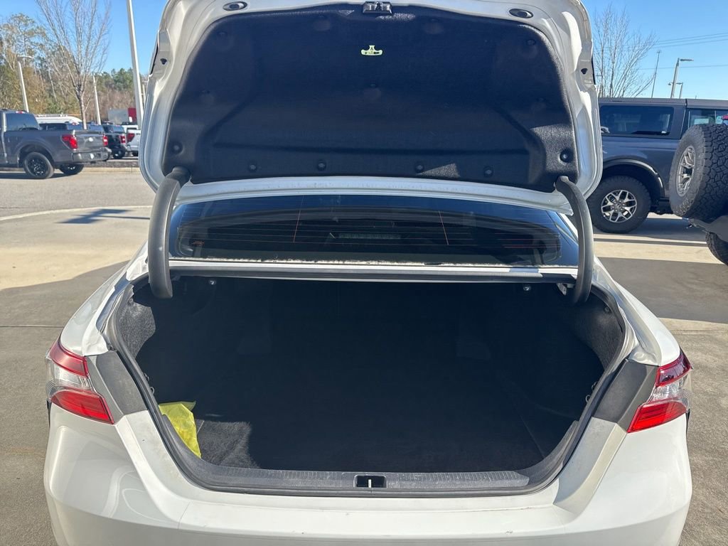 Used 2024 Toyota Camry SE image 25