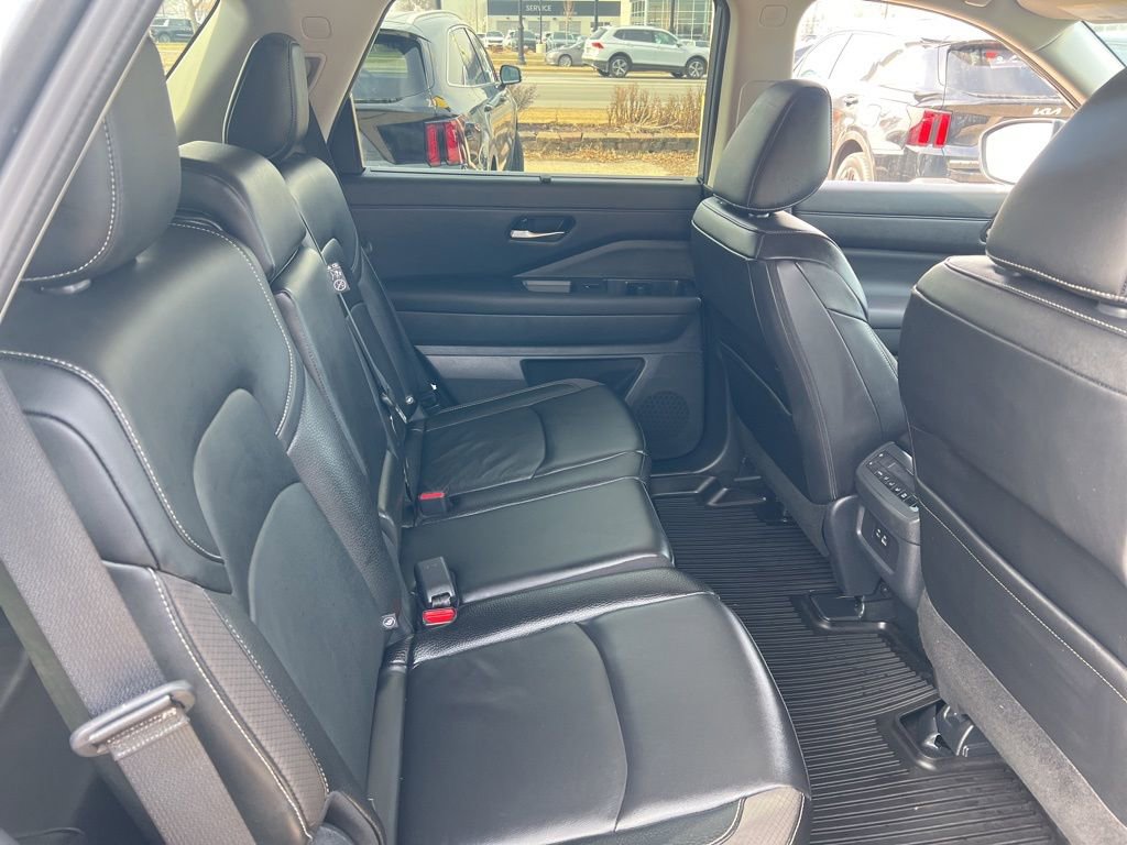 Certified 2024 Nissan Pathfinder SL image 14