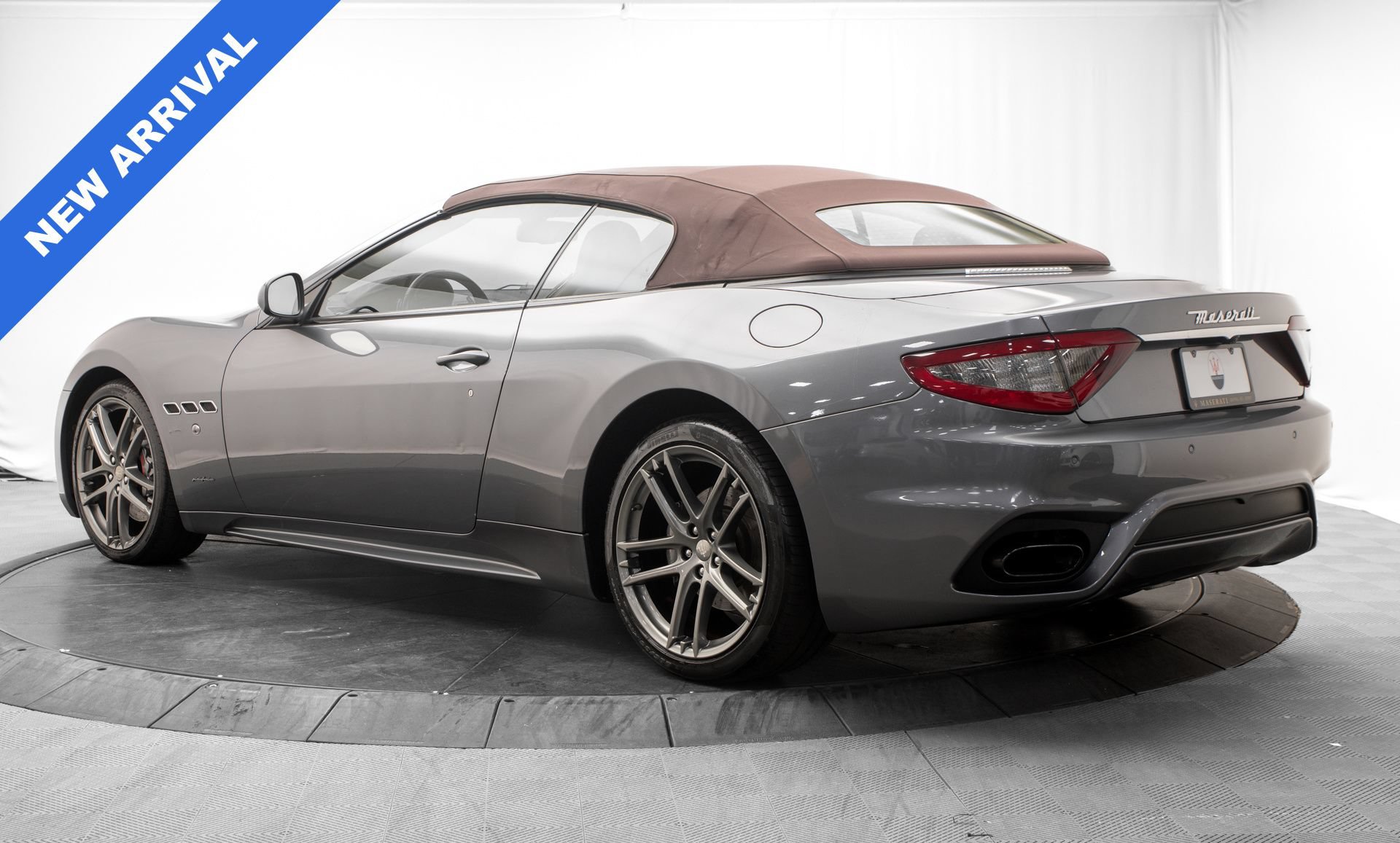 Used 2018 Maserati GranTurismo MC RWD image 13