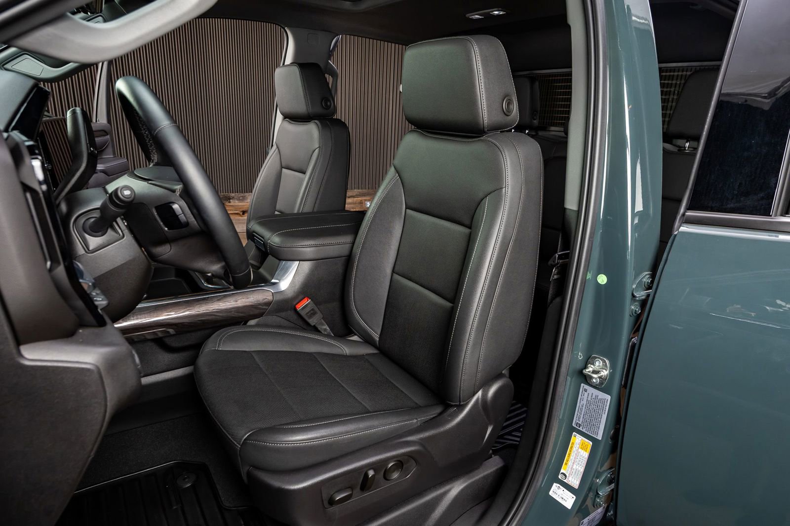 Used 2025 Chevrolet Silverado 3500 LTZ w/ LTZ Plus Package image 30