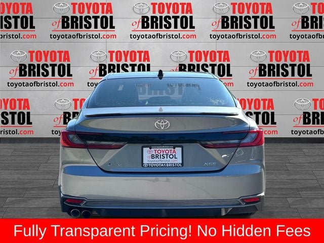 Used 2025 Toyota Camry XSE FWD image 4