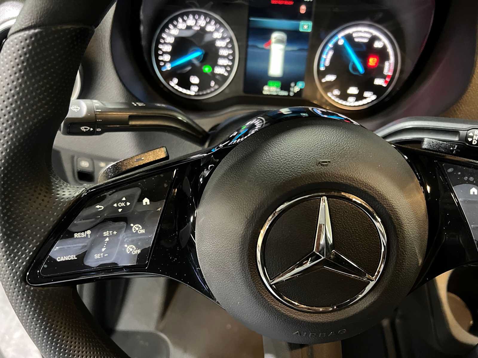 New 2025 Mercedes-Benz eSprinter 170 Cargo image 25