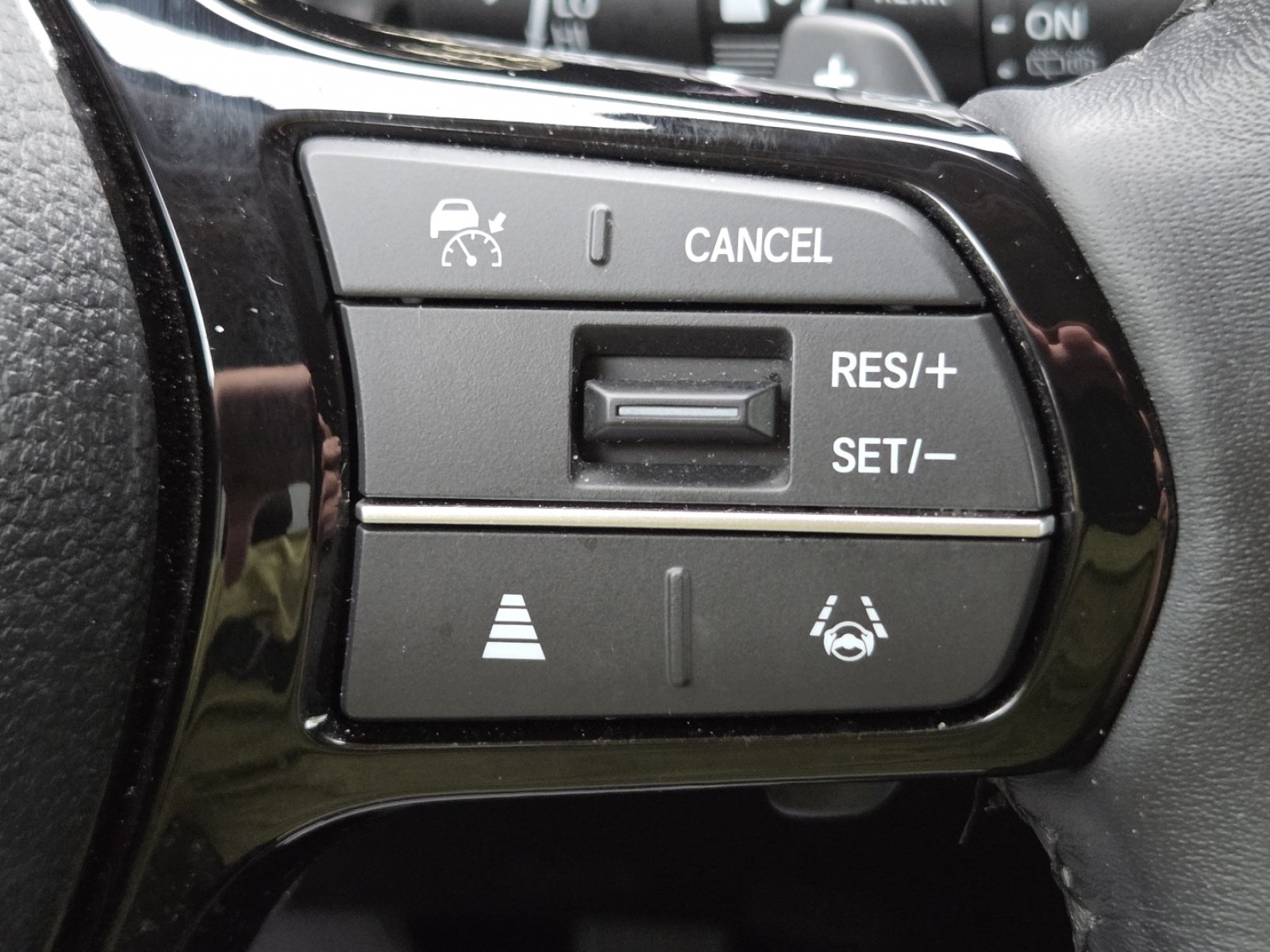 Used 2024 Honda Pilot EX-L image 9