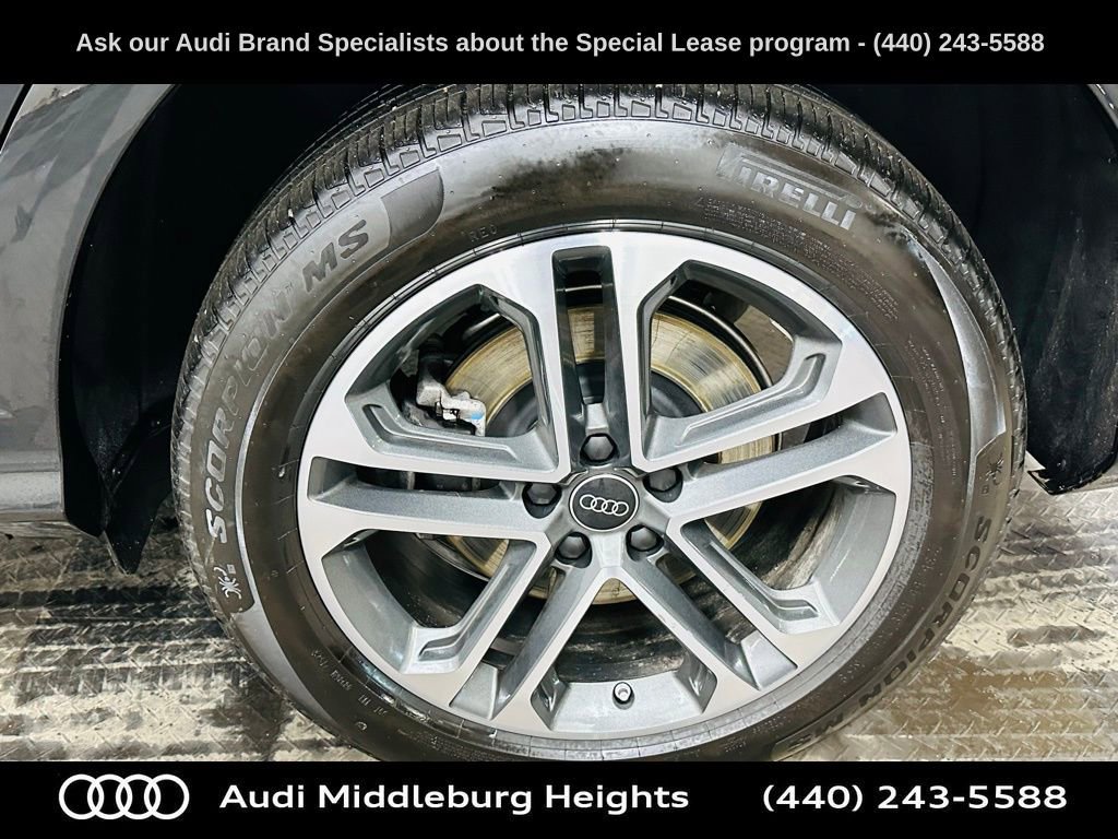 Certified 2025 Audi Q5 Premium w/ Convenience Package image 32