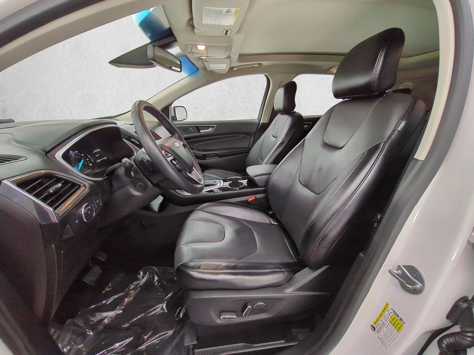 Used 2018 Ford Edge Titanium w/ Equipment Group 302A AWD/4WD image 17