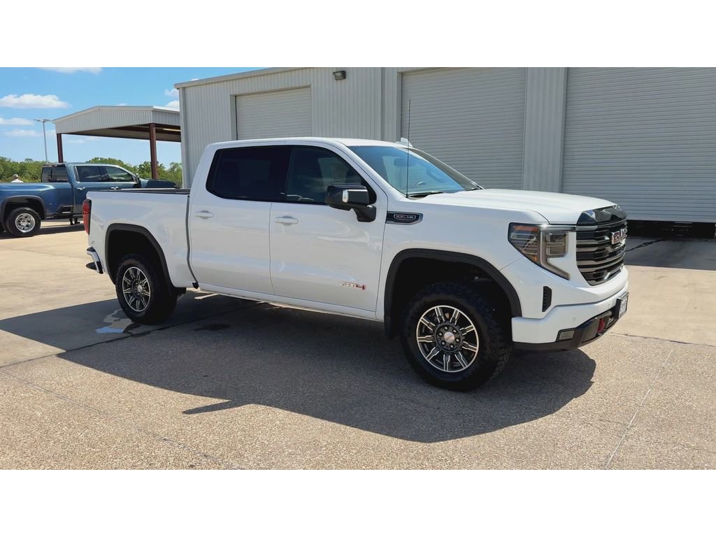 Used 2025 GMC Sierra 1500 AT4 image 2