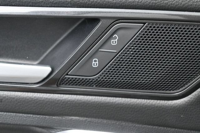 Used 2022 Volkswagen Tiguan SE AWD/4WD image 14