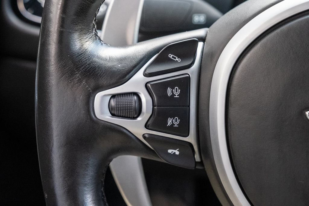 Used 2019 Aston Martin V8 Vantage Coupe RWD image 33