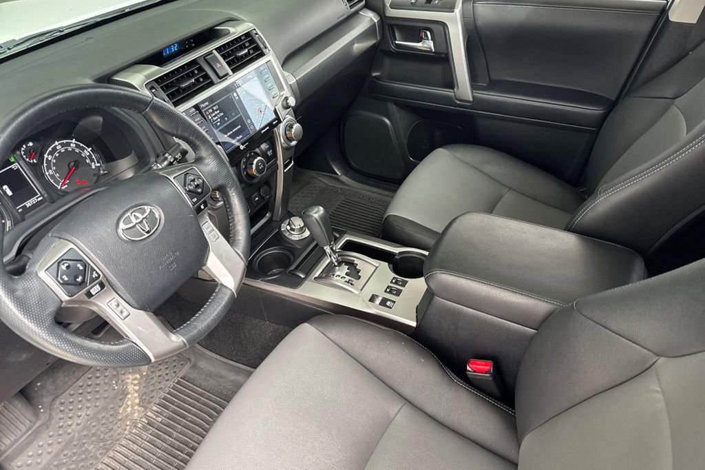 Used 2023 Toyota 4Runner SR5 Premium w/ Moonroof Package AWD/4WD image 10
