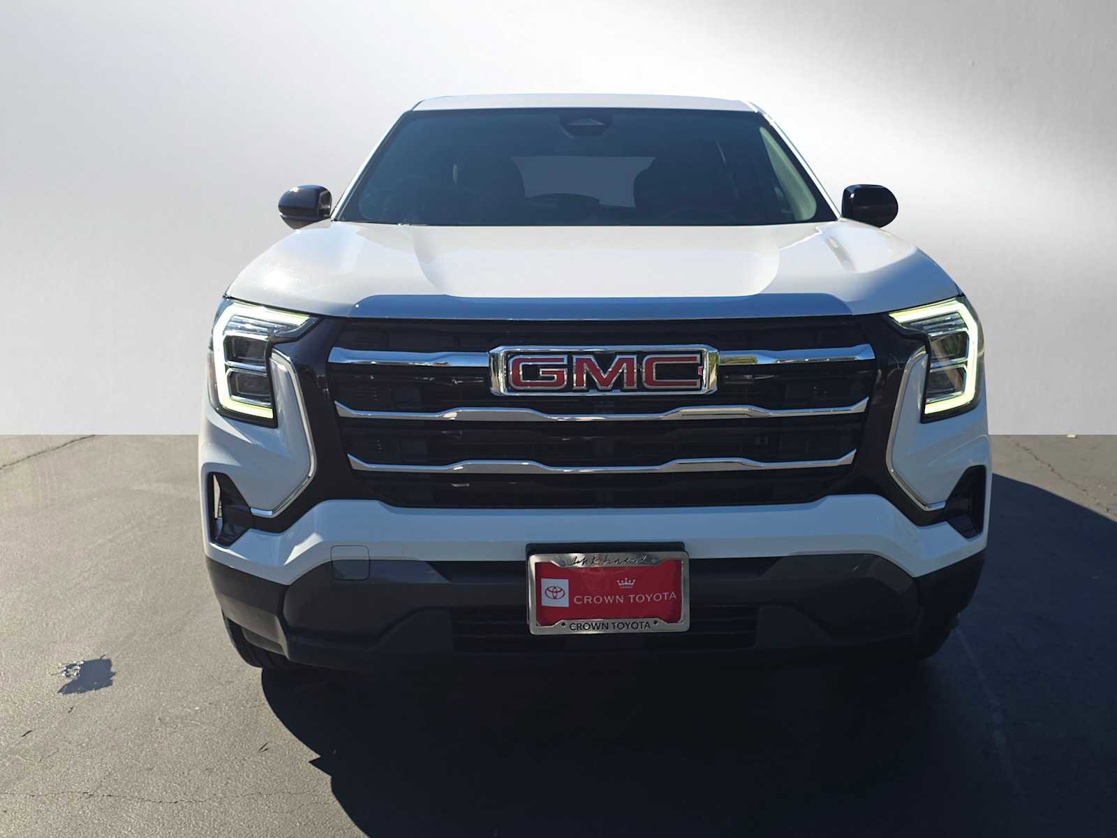 Used 2025 GMC Terrain Elevation image 8