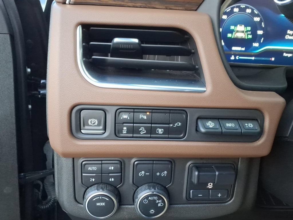 Certified 2022 Chevrolet Suburban High Country w/ Premium Package AWD/4WD image 23