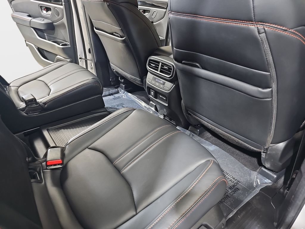 Used 2023 Honda Pilot TrailSport image 13