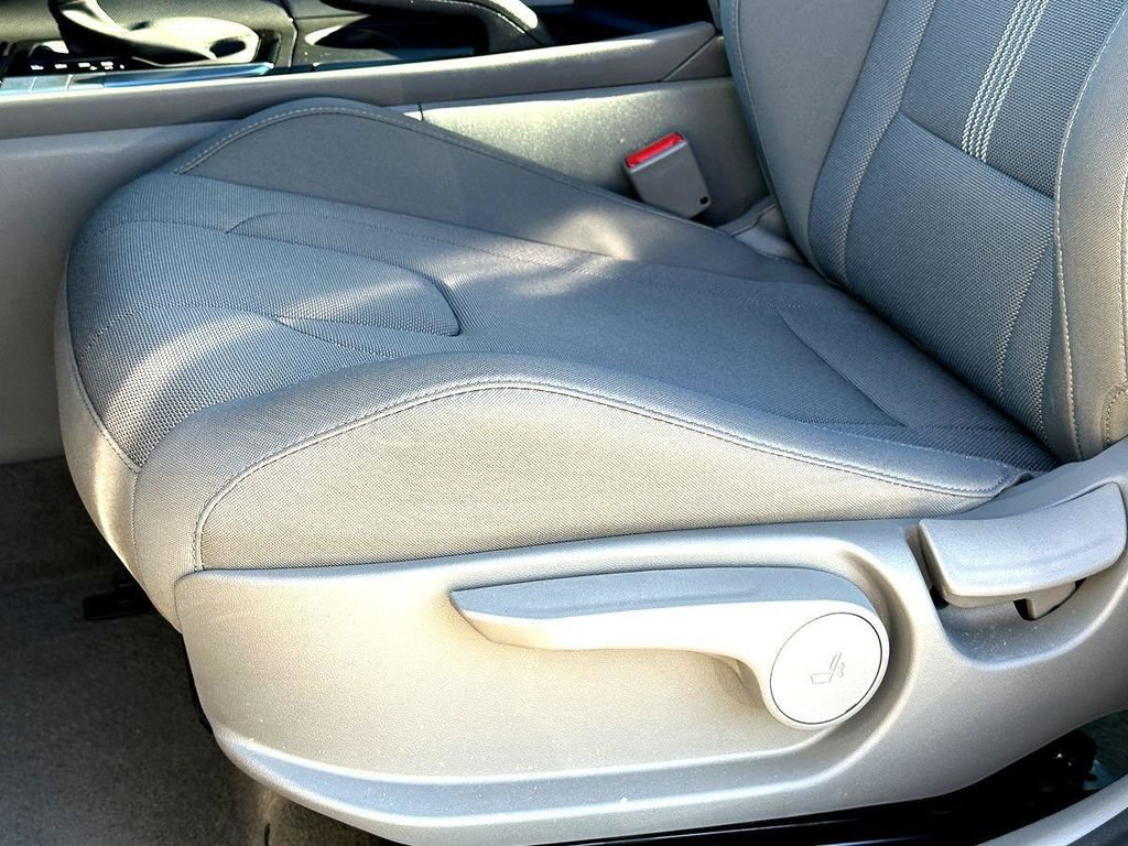 Used 2024 Hyundai Elantra SE FWD image 14
