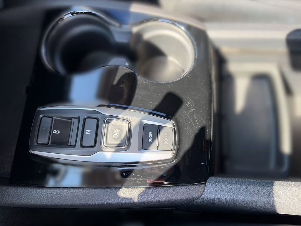 Used 2016 Honda Pilot Touring image 21