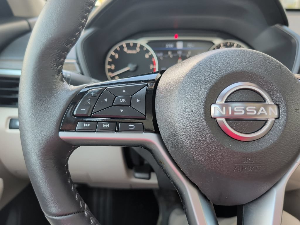 Used 2024 Nissan Altima 2.5 SL FWD image 25