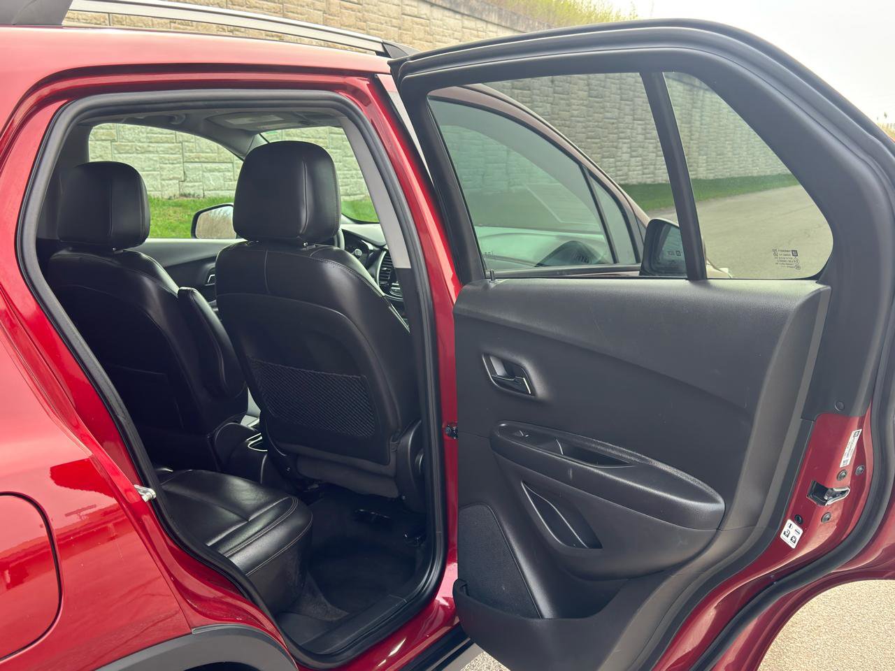 Used 2021 Chevrolet Trax LT w/ Premium Seat Package image 30