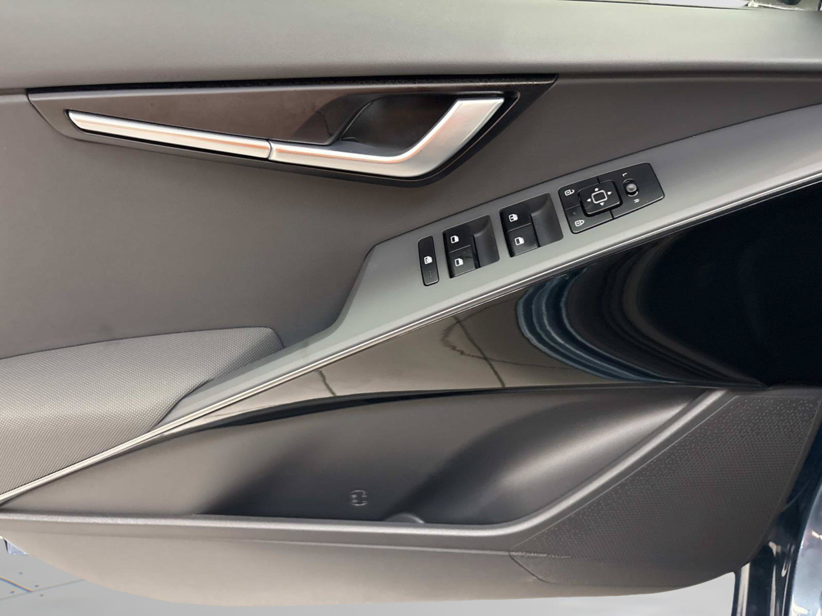 New 2026 Kia Niro Wind FWD image 17