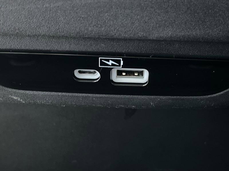 Used 2023 Chrysler Pacifica Touring-L image 41