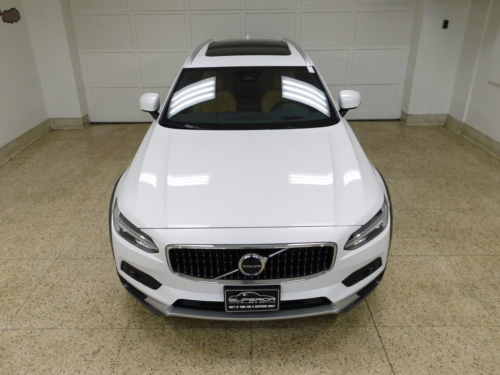 Used 2026 Volvo V90 B6 Cross Country Ultra image 10