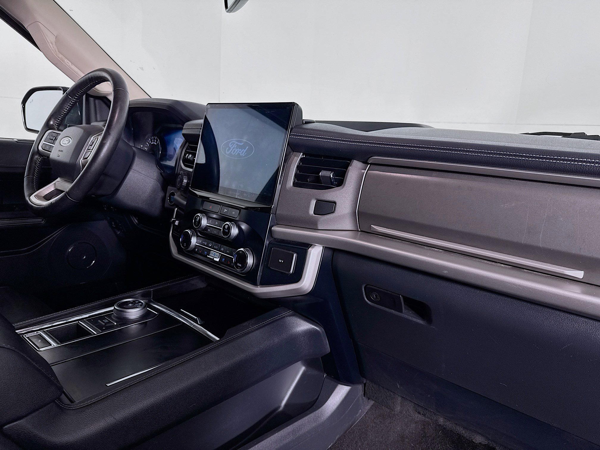 Used 2022 Ford Expedition Max XLT image 29