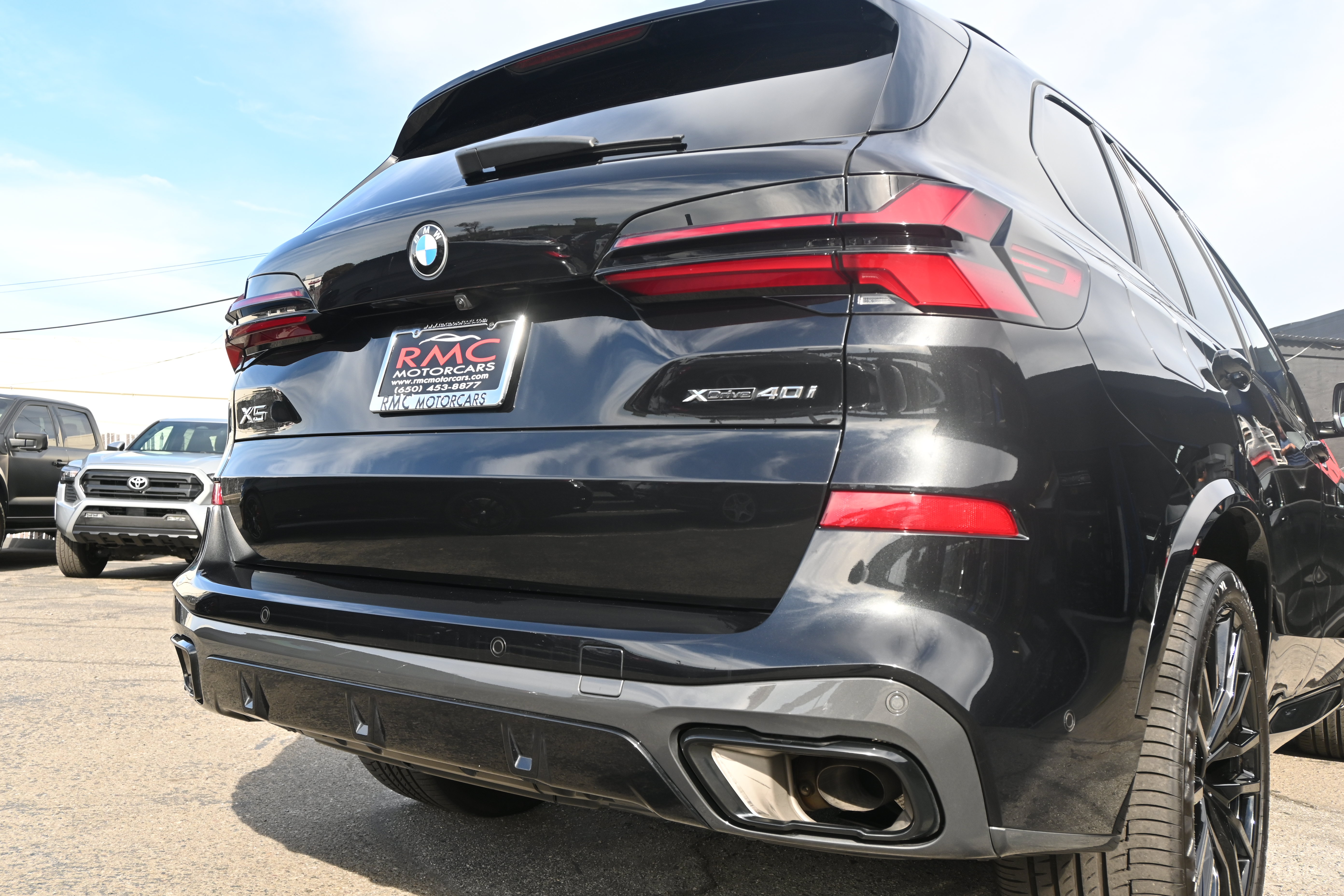 Used 2024 BMW X5 xDrive40i w/ M Sport Package AWD/4WD image 14