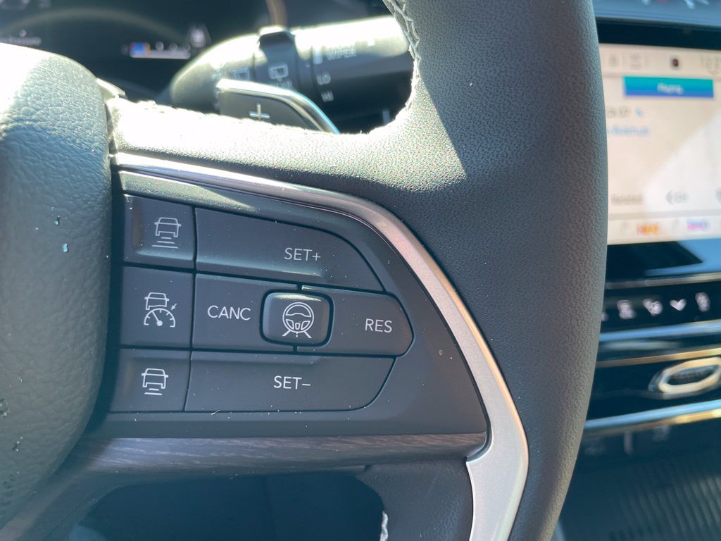 New 2026 Jeep Grand Cherokee Altitude AWD/4WD image 17