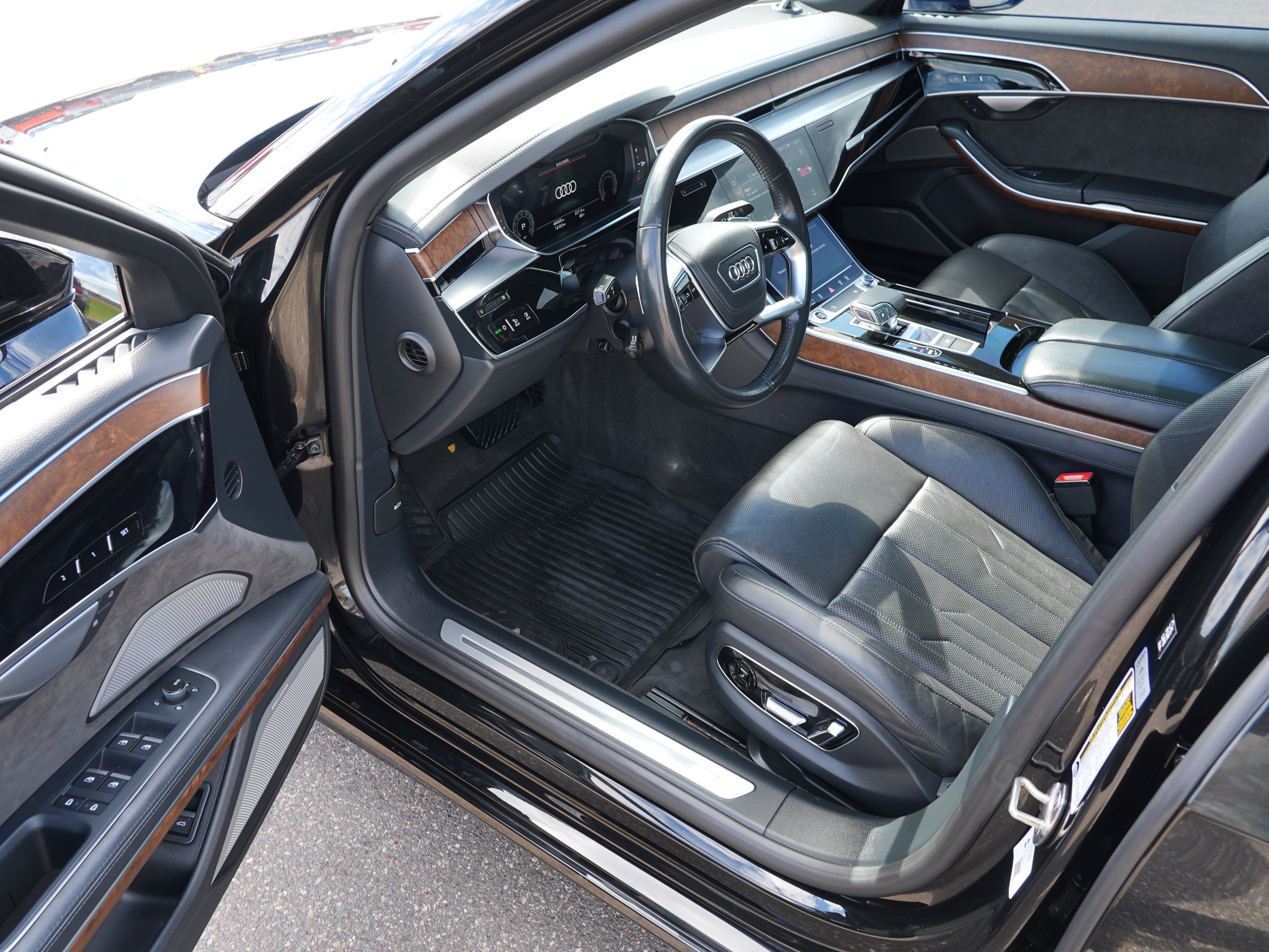 Used 2021 Audi A8 L 4.0T w/ Executive Plus Package AWD/4WD image 13