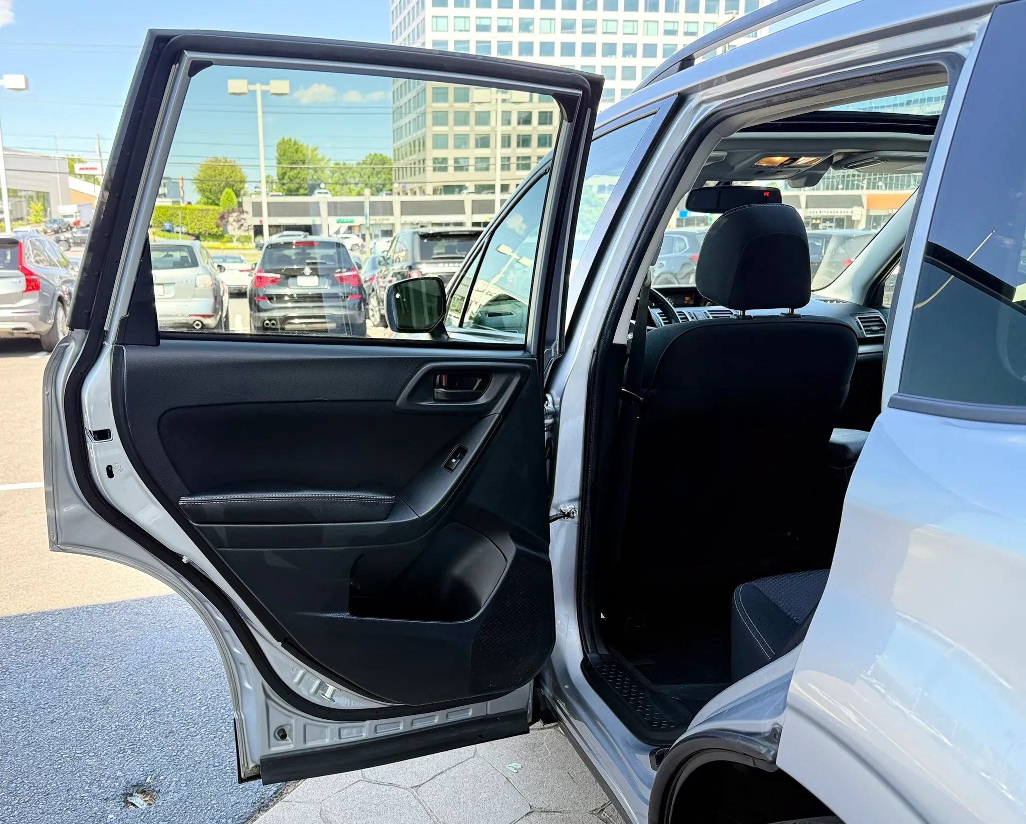 Used 2016 Subaru Forester 2.5i Premium AWD/4WD image 25