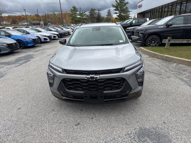 Used 2024 Chevrolet Trax ACTIV w/ Sunroof Package FWD image 37