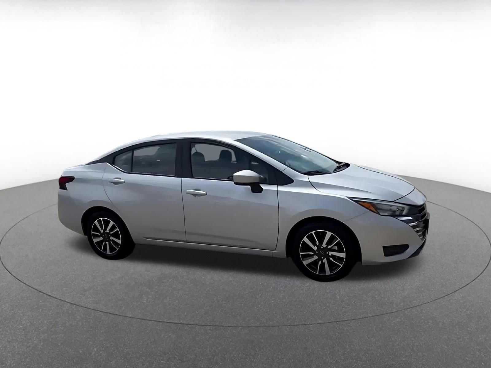 Used 2025 Nissan Versa SV FWD video 2
