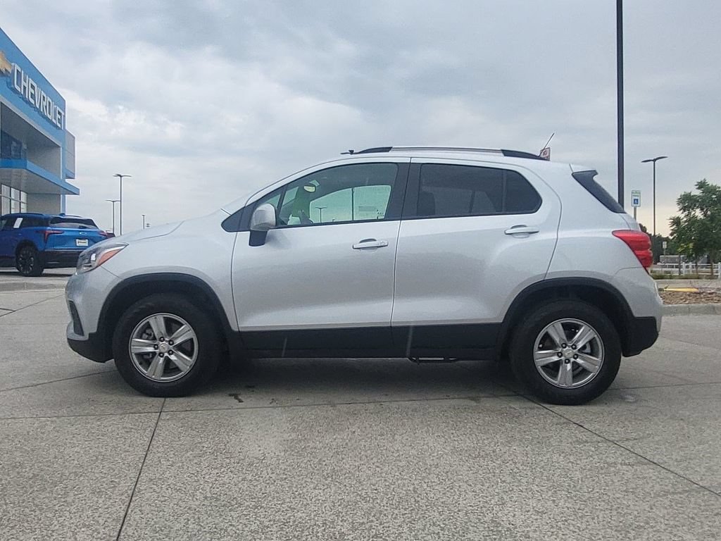 Used 2022 Chevrolet Trax LT w/ LT Convenience Package AWD/4WD image 5