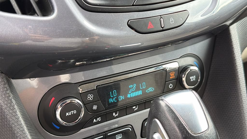 Used 2018 Ford Transit Connect Titanium FWD image 14