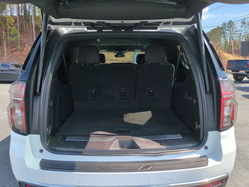Used 2024 Chevrolet Suburban Premier RWD image 17