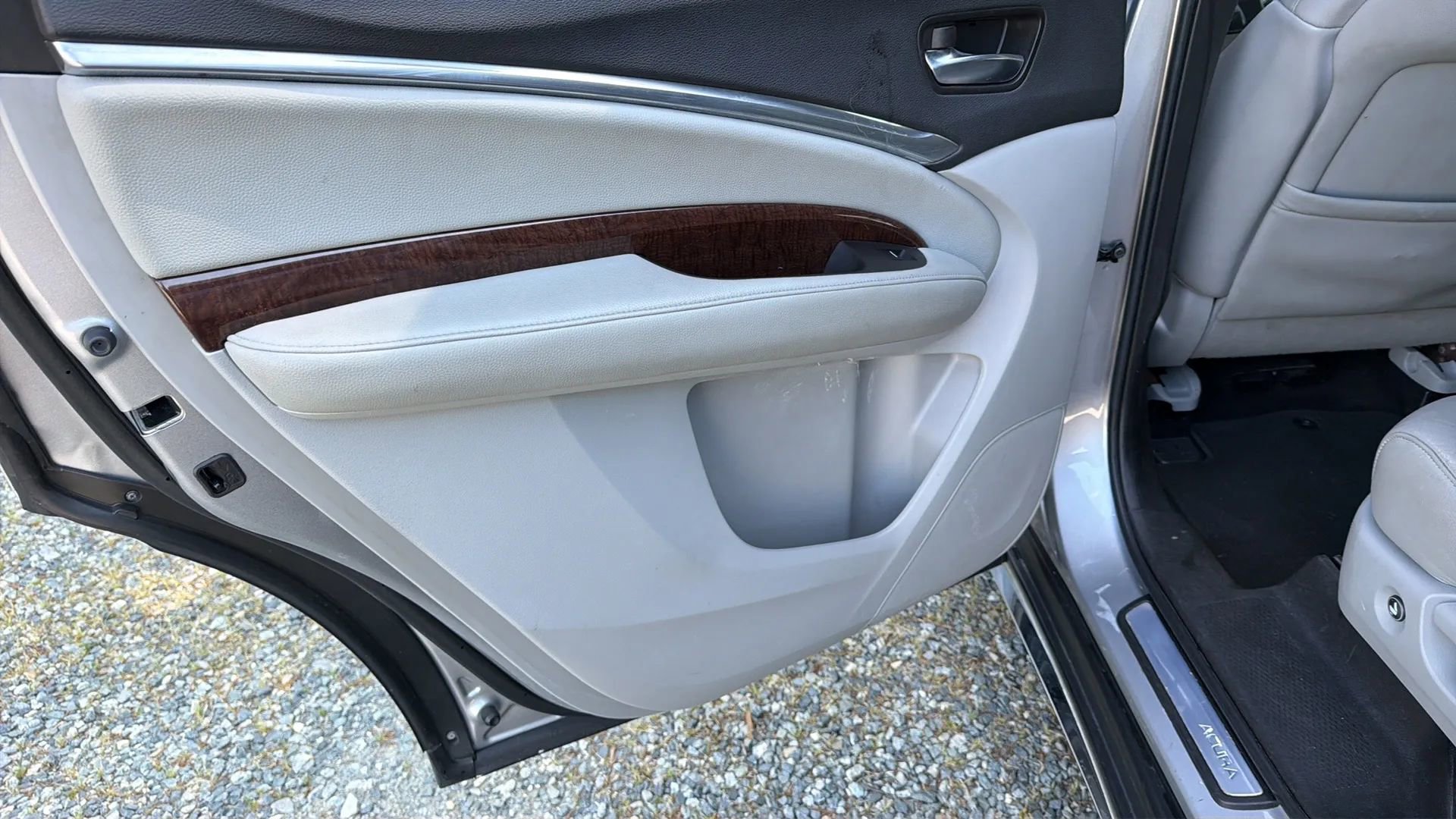 Used 2019 Acura MDX SH-AWD image 26