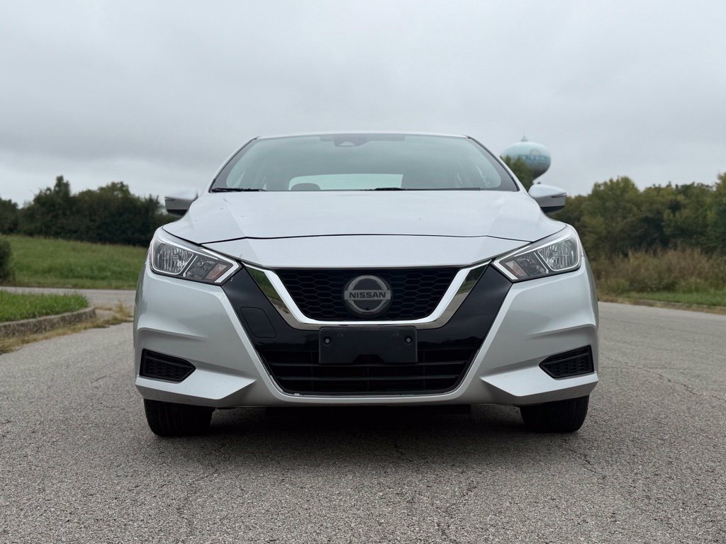 Used 2021 Nissan Versa SV FWD image 2