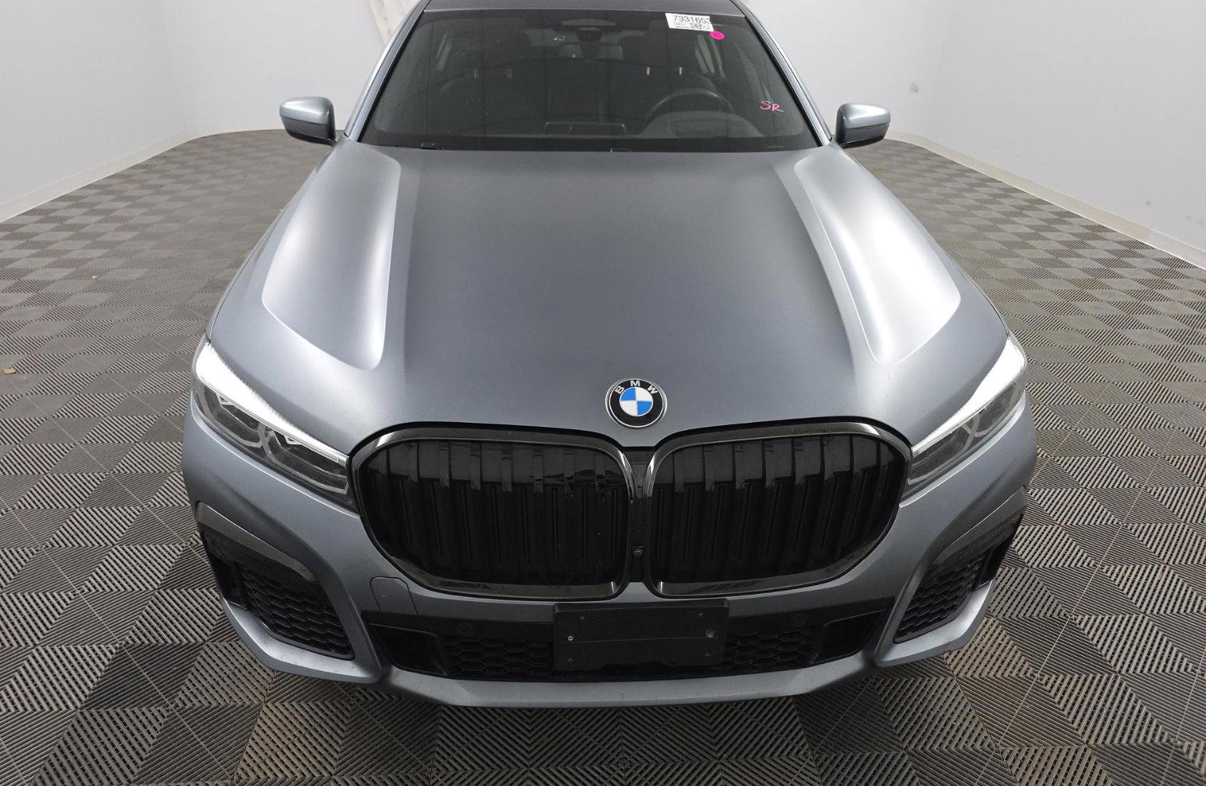 Used 2022 BMW 750i xDrive w/ M Sport Package image 3