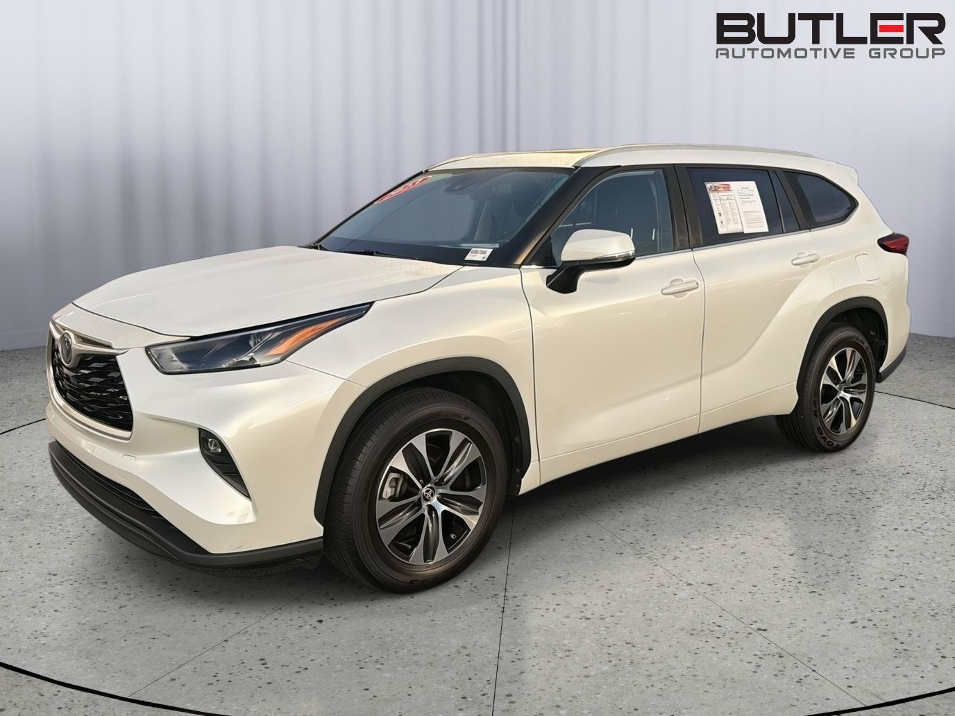 Used 2023 Toyota Highlander XLE
