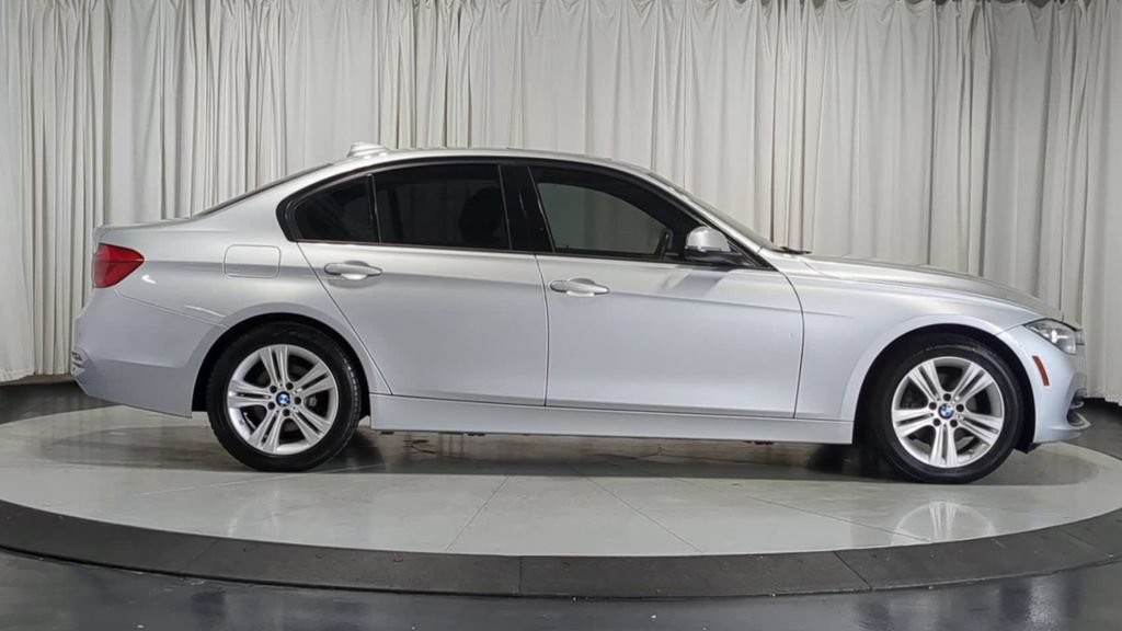 Used 2016 BMW 328i xDrive Sedan AWD/4WD image 11