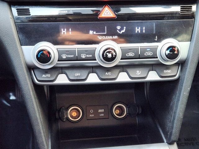 Used 2020 Hyundai Elantra SE w/ Cargo Package (C1) image 21