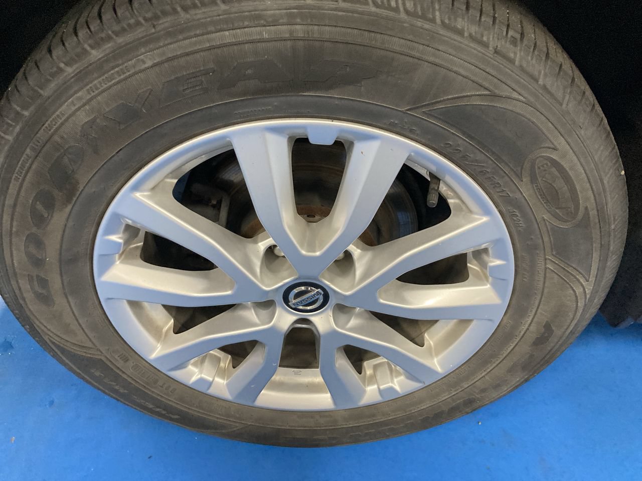 Used 2019 Nissan Rogue S w/ Special Edition Package FWD image 9
