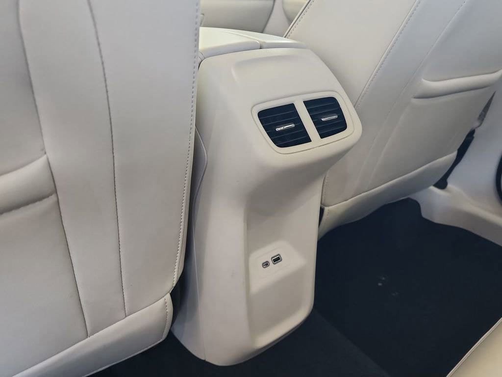 Certified 2021 Buick Envision Essence w/ Technology Package I image 21