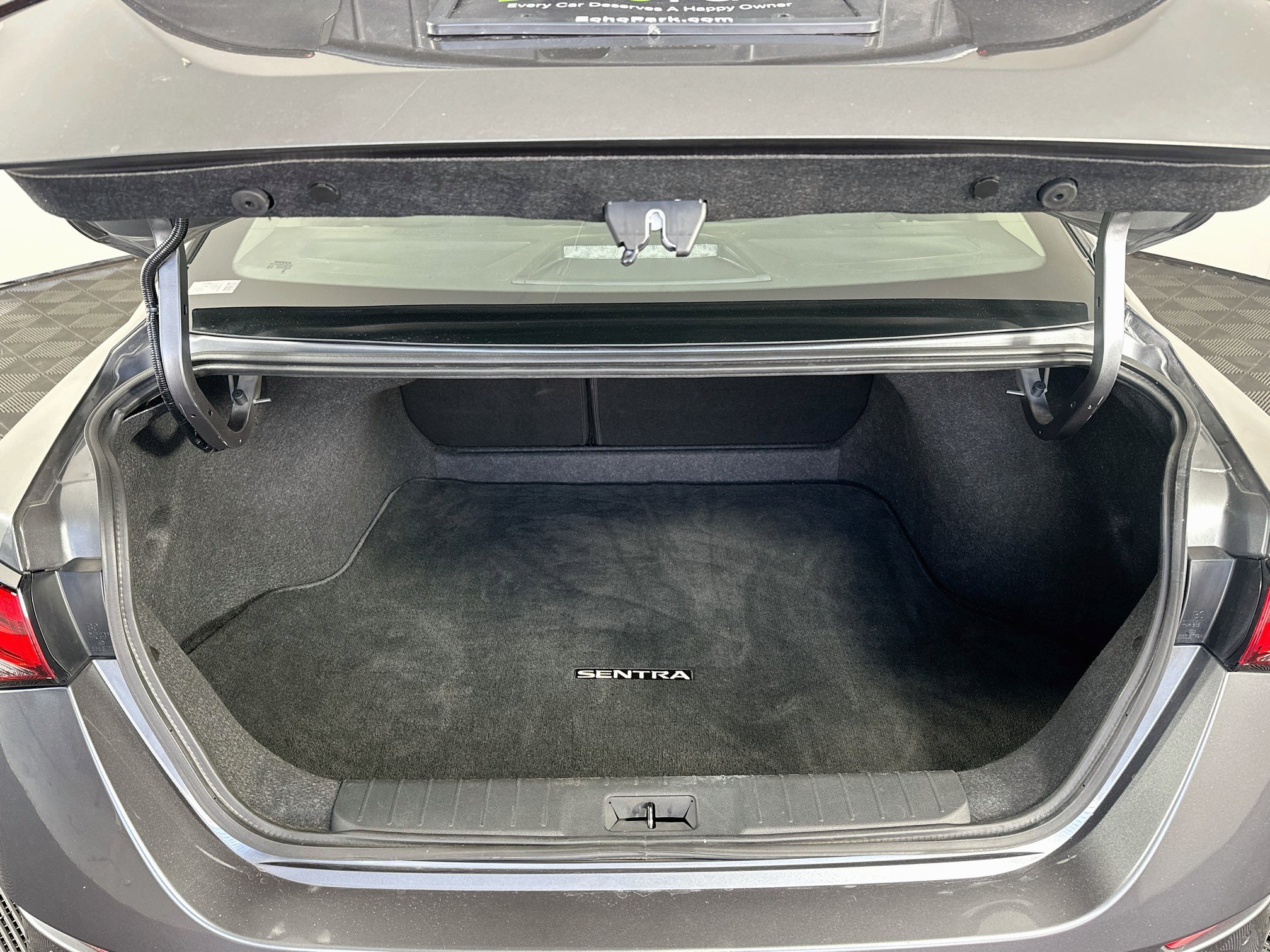 Used 2025 Nissan Sentra SV FWD image 29