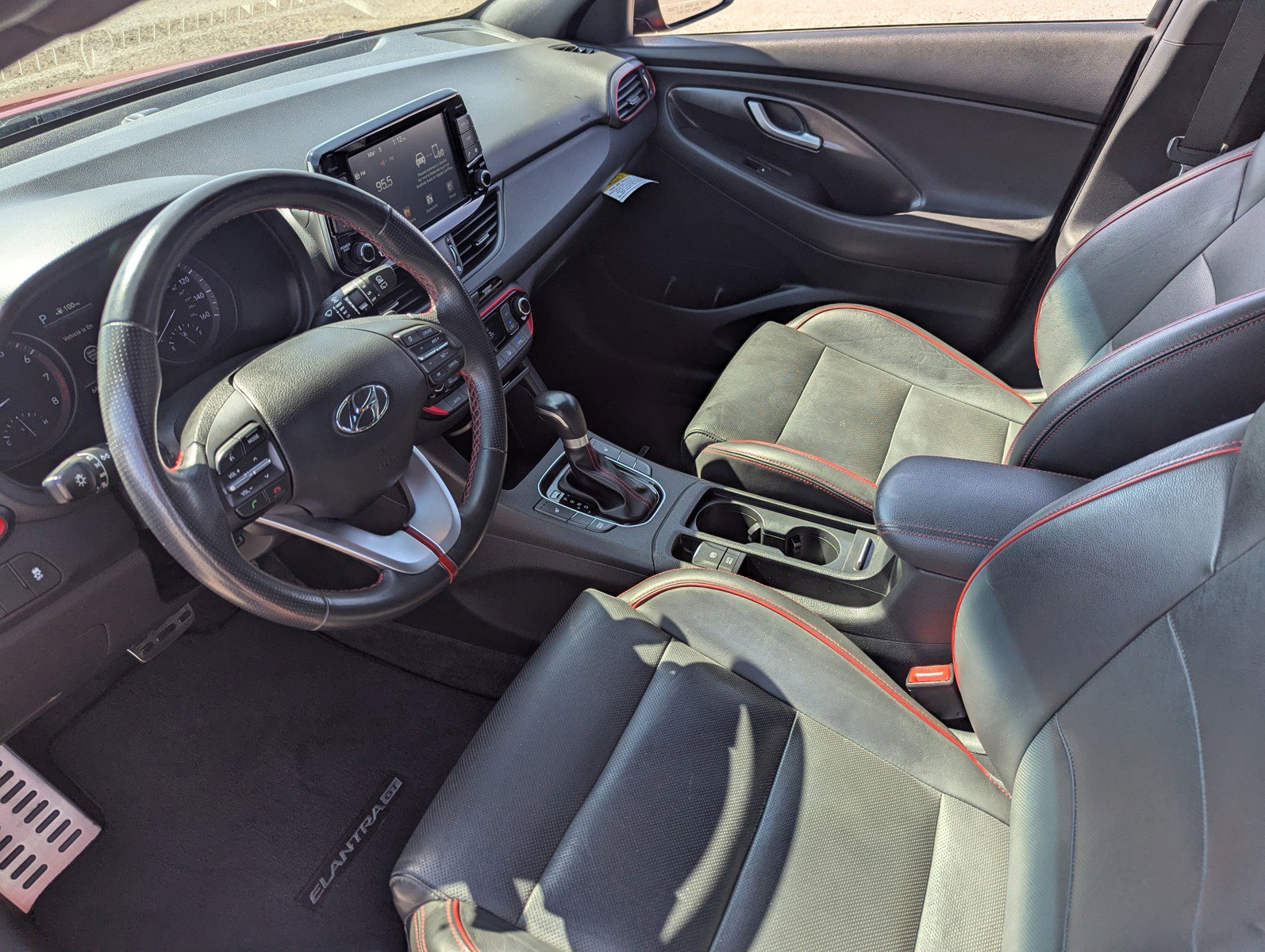 Used 2018 Hyundai Elantra GT Sport image 10