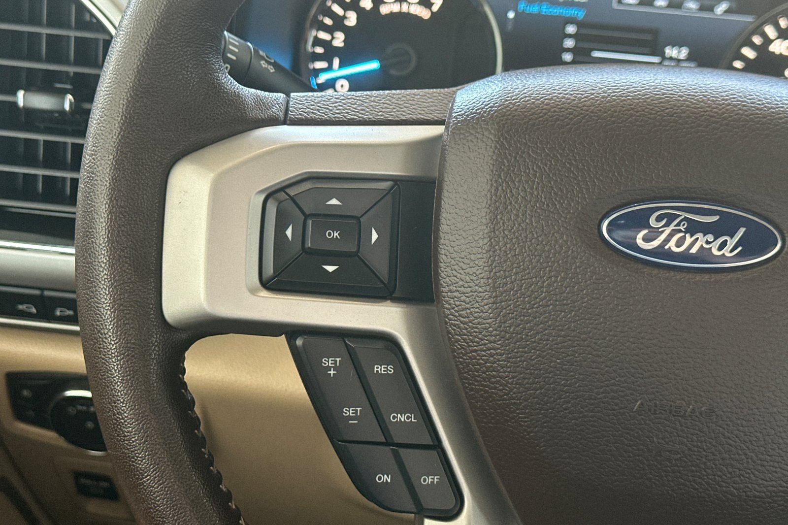 Used 2019 Ford F150 4x4 SuperCrew image 25