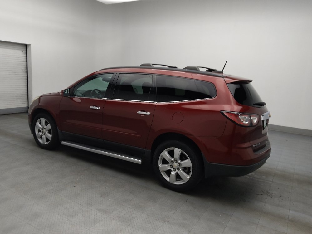 Used 2017 Chevrolet Traverse LT w/ Style and Technology Package FWD image 3