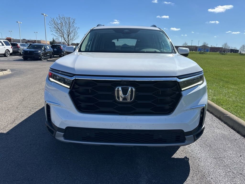 Used 2023 Honda Pilot Elite image 2